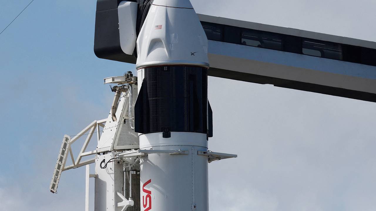 НАСА и SpaceX перенесли отстыковку Dragon от МКС на два дня