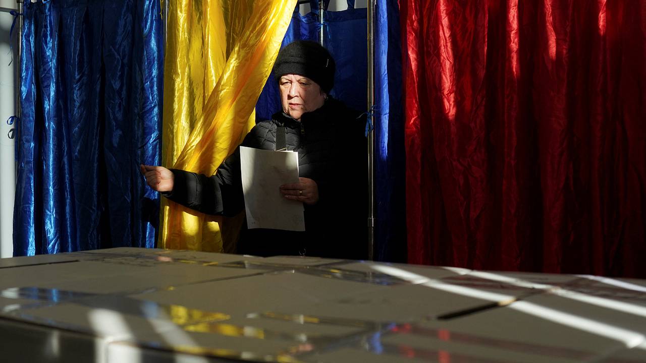В Румынии отклонили жалобу на аннулирование итогов первого тура выборов
