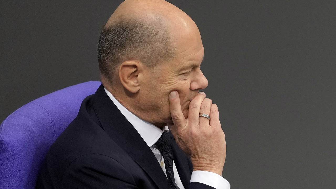 «Это было неприятно». Шольца расстроил разговор с Путиным. Почему он захотел созвониться с ним снова?