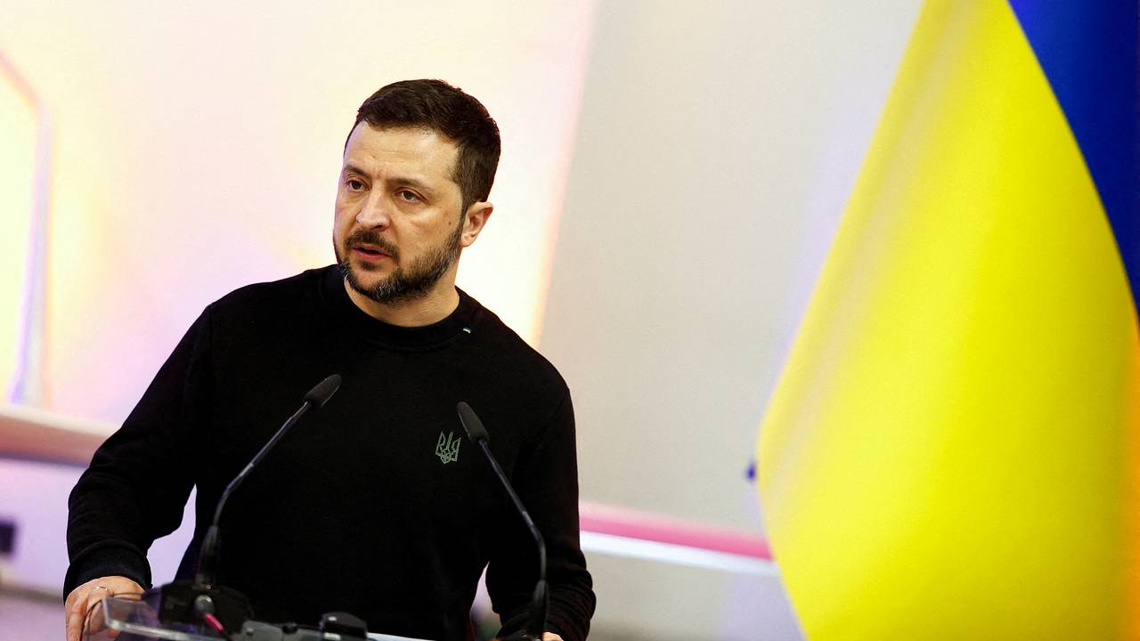 На Украине предрекли Зеленскому отставку после критики Трампа