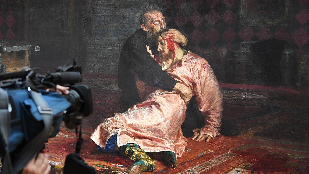 Легендарная картина вернулась в Третьяковку после нападения вандала