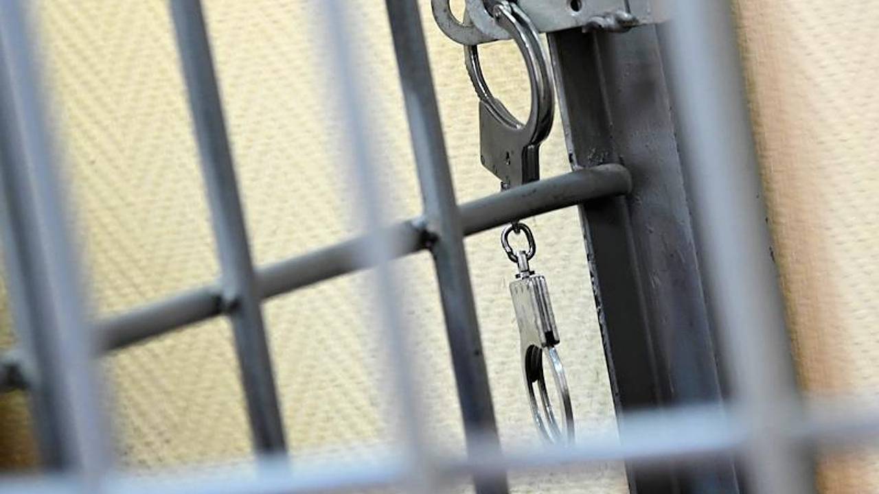 Фигуранта дела бывшего замглавы Минобороны России Иванова оставили в СИЗО