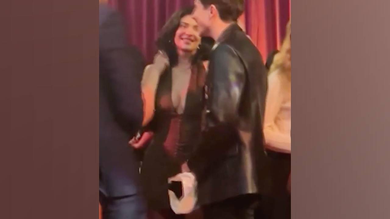 Кайли Дженнер в откровенном наряде пришла с Тимоти Шаламе на вечеринку