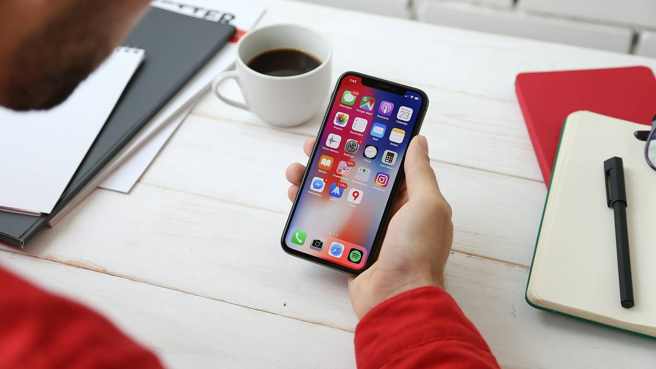 Владельцев iPhone предупредили о двух уловках мошенников