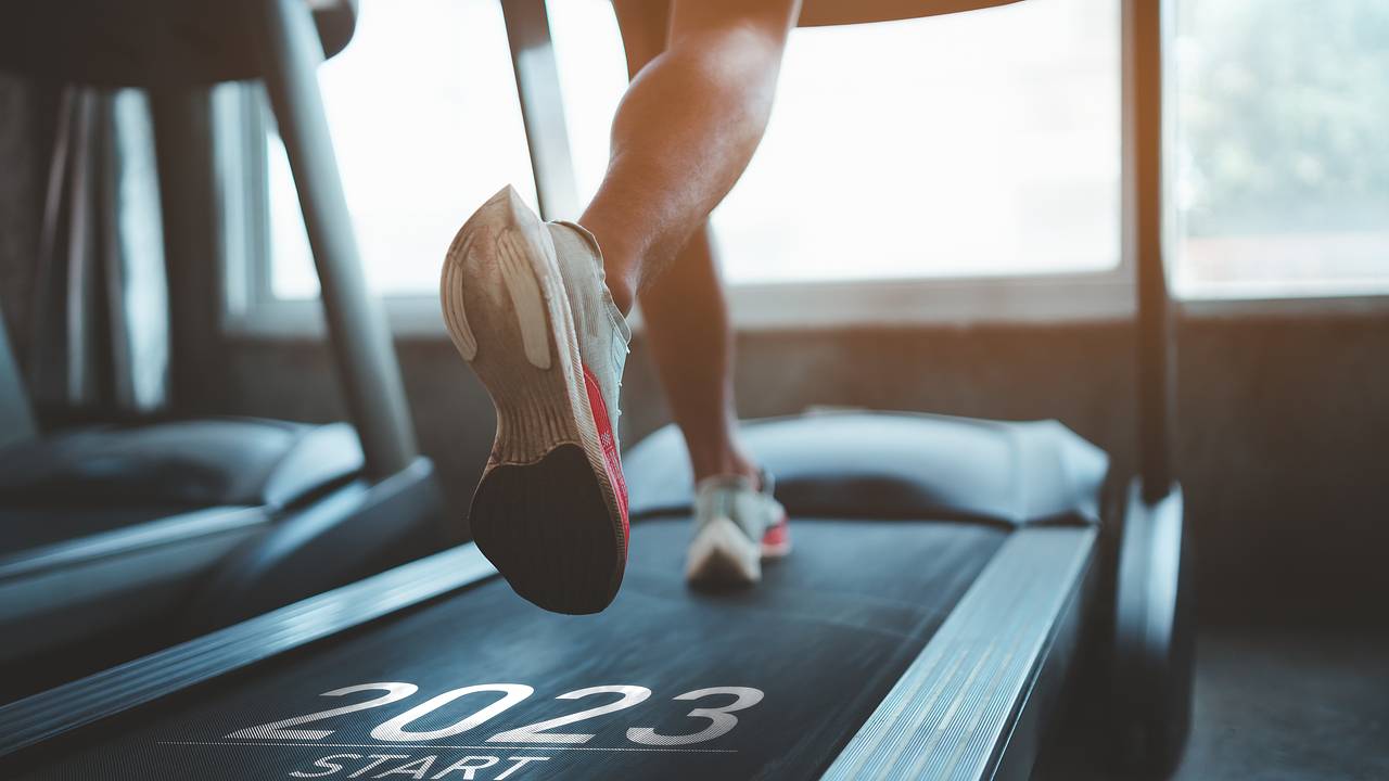 Россиянам посоветовали три простых упражнения после переедания