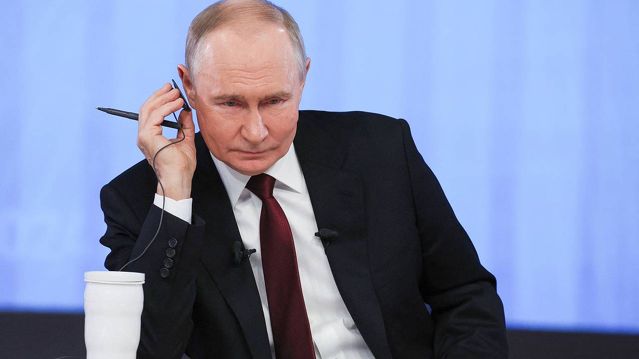 Стилистка оценила образ Путина на прямой линии
