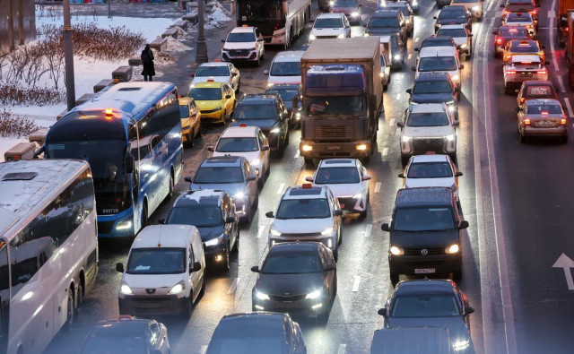 Пробки в Москве достигли 10 баллов