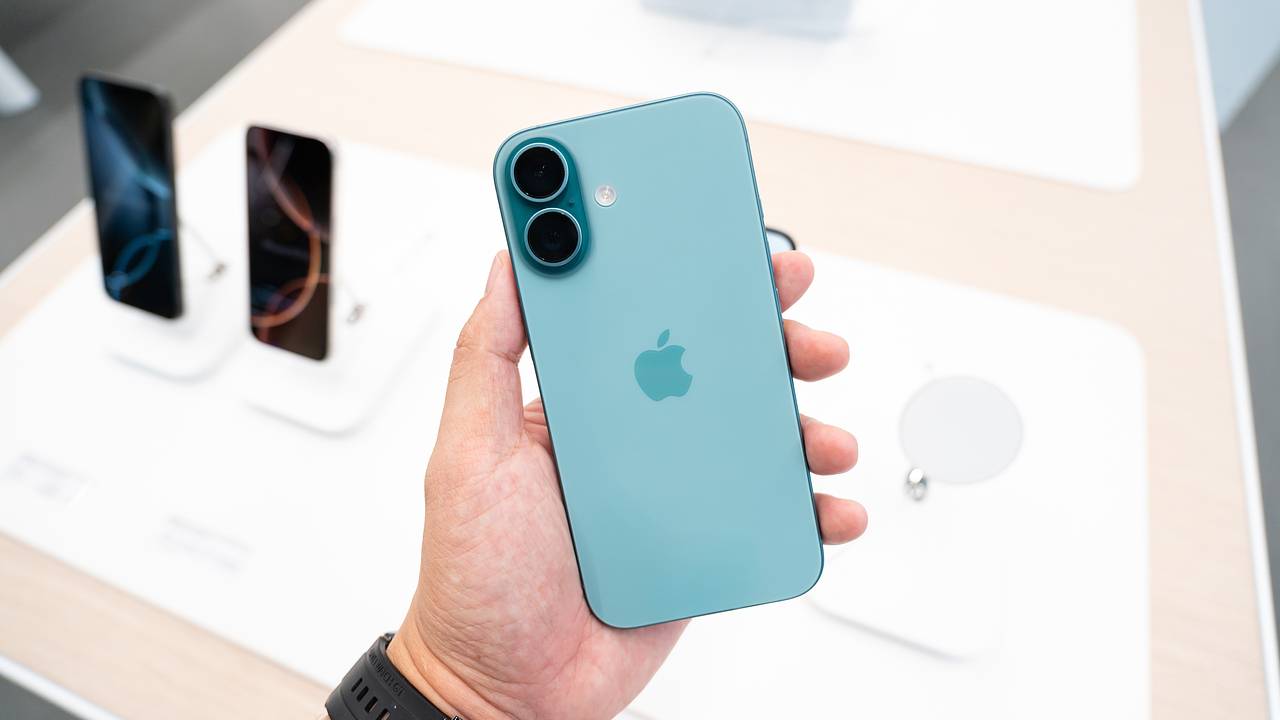 В России подешевел iPhone 16 Plus
