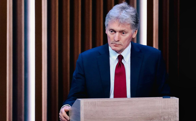 Песков заявил, что удары ракет по России наводят специалисты из США