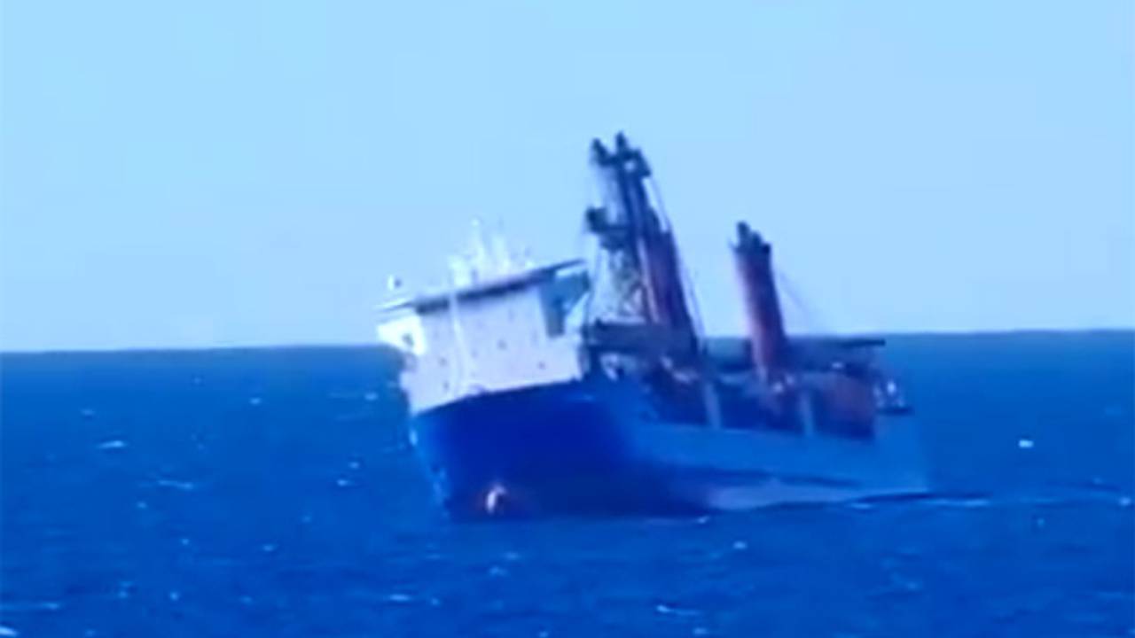 В посольстве России заявили о выяснении обстоятельств крушения судна в Средиземном море