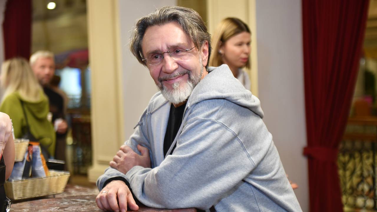 Шнуров высказался об Инстасамке словами «поет слабо»