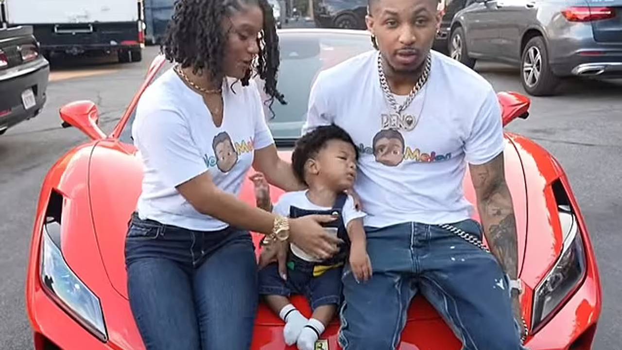 Звезда «Русалочки» подарила годовалому сыну роскошную Ferrari