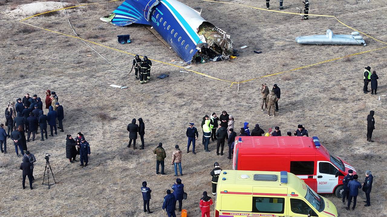 Выживший заявил о взрыве за бортом самолета при попытке сесть в Грозном. Власти Чечни сообщали об отражении атаки дронов