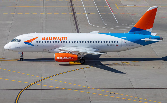 «Азимут» отвергла сообщения об исках от пассажиров загоревшегося SSJ100