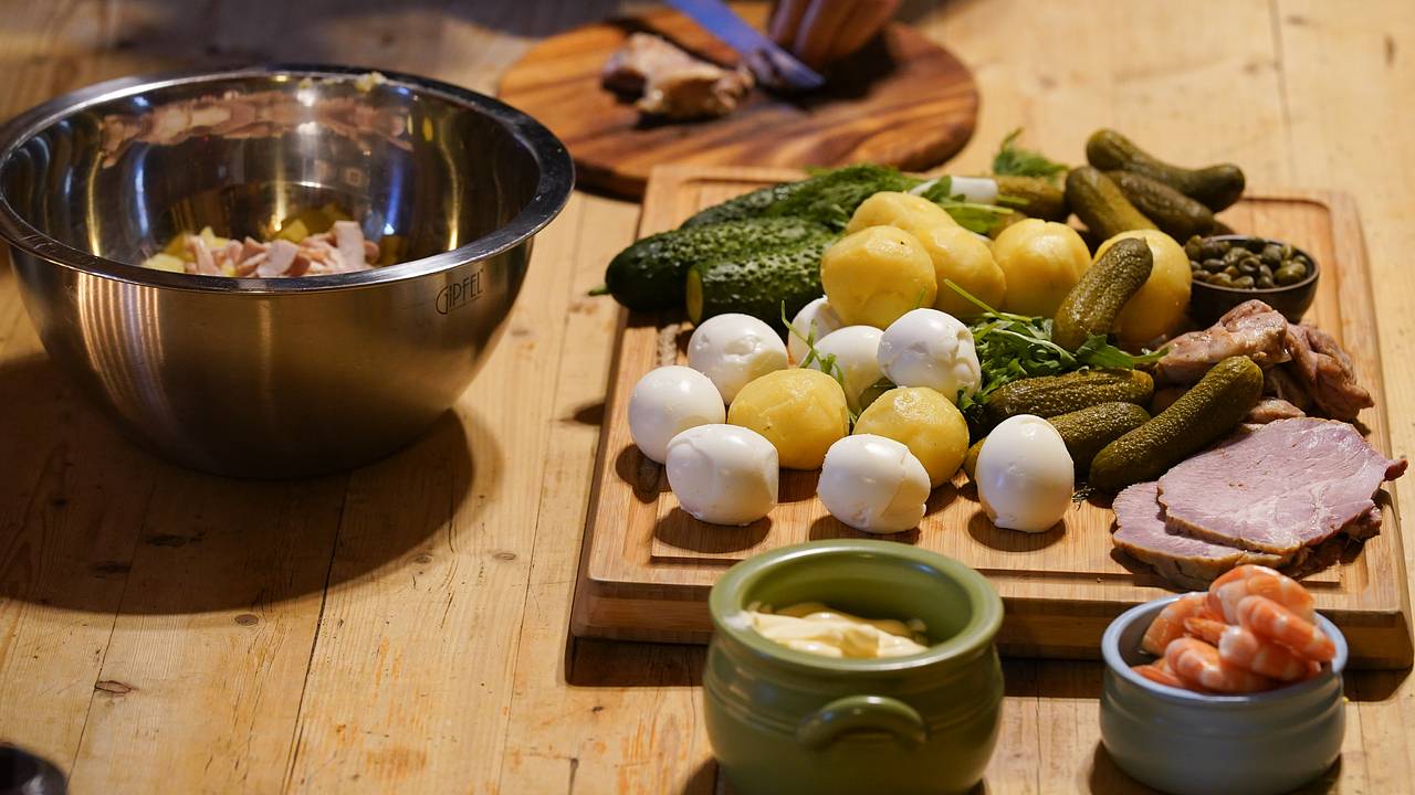 Врач раскрыл секрет вкусного и полезного новогоднего стола