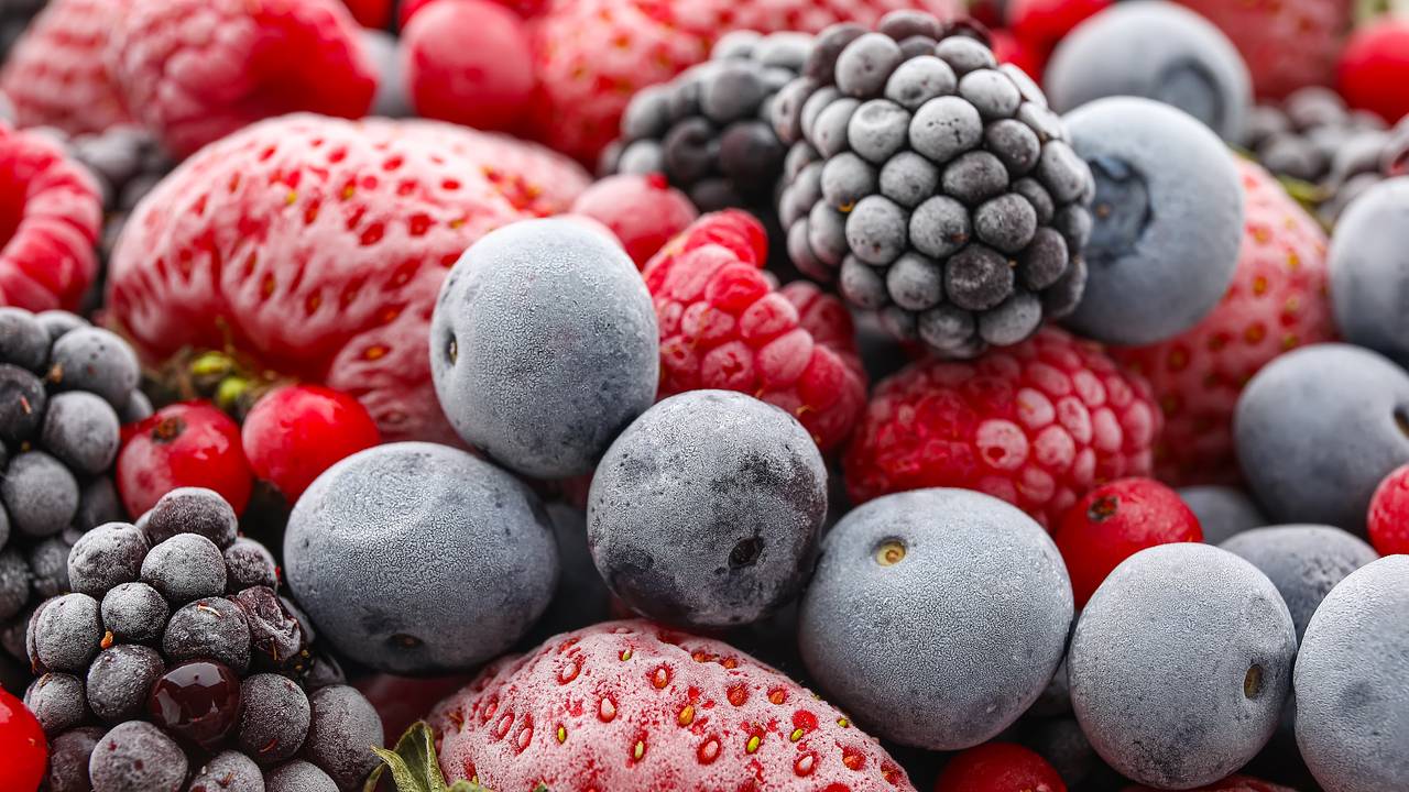 Россиянам назвали полезные и доступные зимой продукты