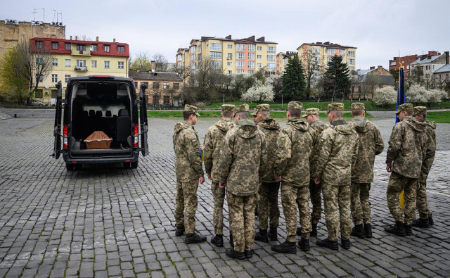 Украинские пограничники нашли уклонистов в траурном кортеже