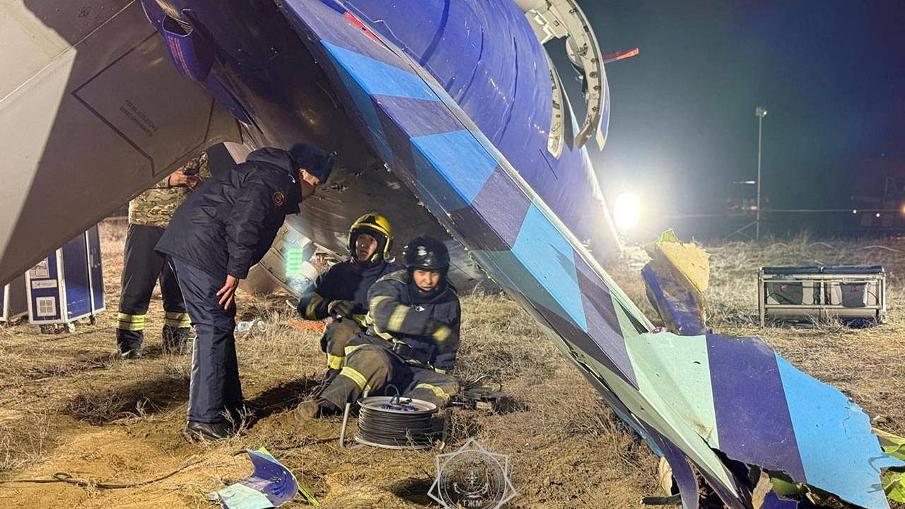 В Азербайджане признали вмешательство извне в ситуации с самолетом AZAL