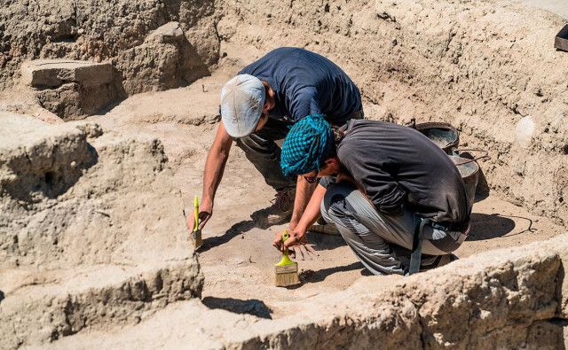 Британские археологи нашли англосаксонский меч возрастом 1500 лет