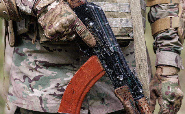 В зоне военной операции погиб редактор «Известий» Максим Елисеев