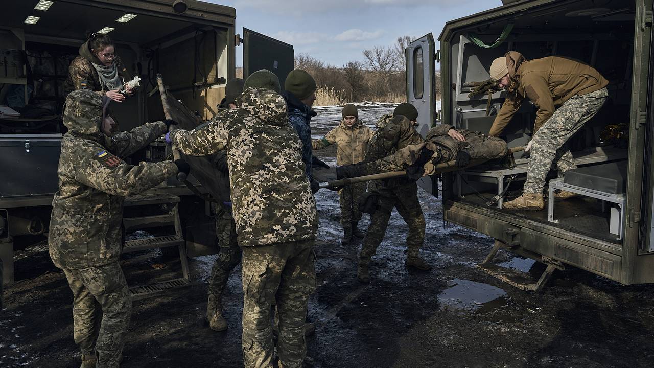 В сети появились кадры поедания свиньями тел солдат ВСУ