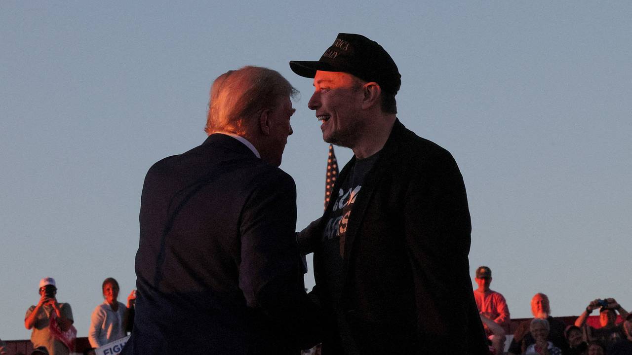 В сеть попала личная переписка Трампа и Маска
