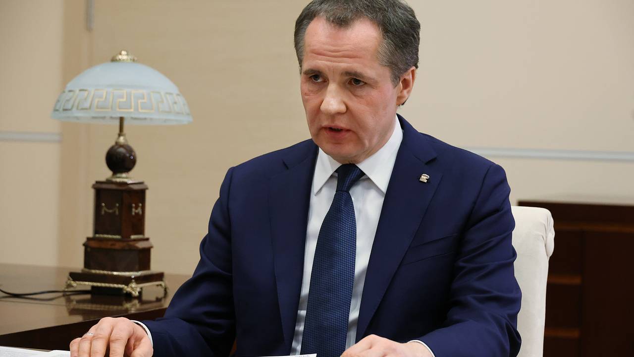 «Год назад жизнь разделилась на до и после». Гладков почтил память жертв обстрела Белгорода в годовщину трагедии