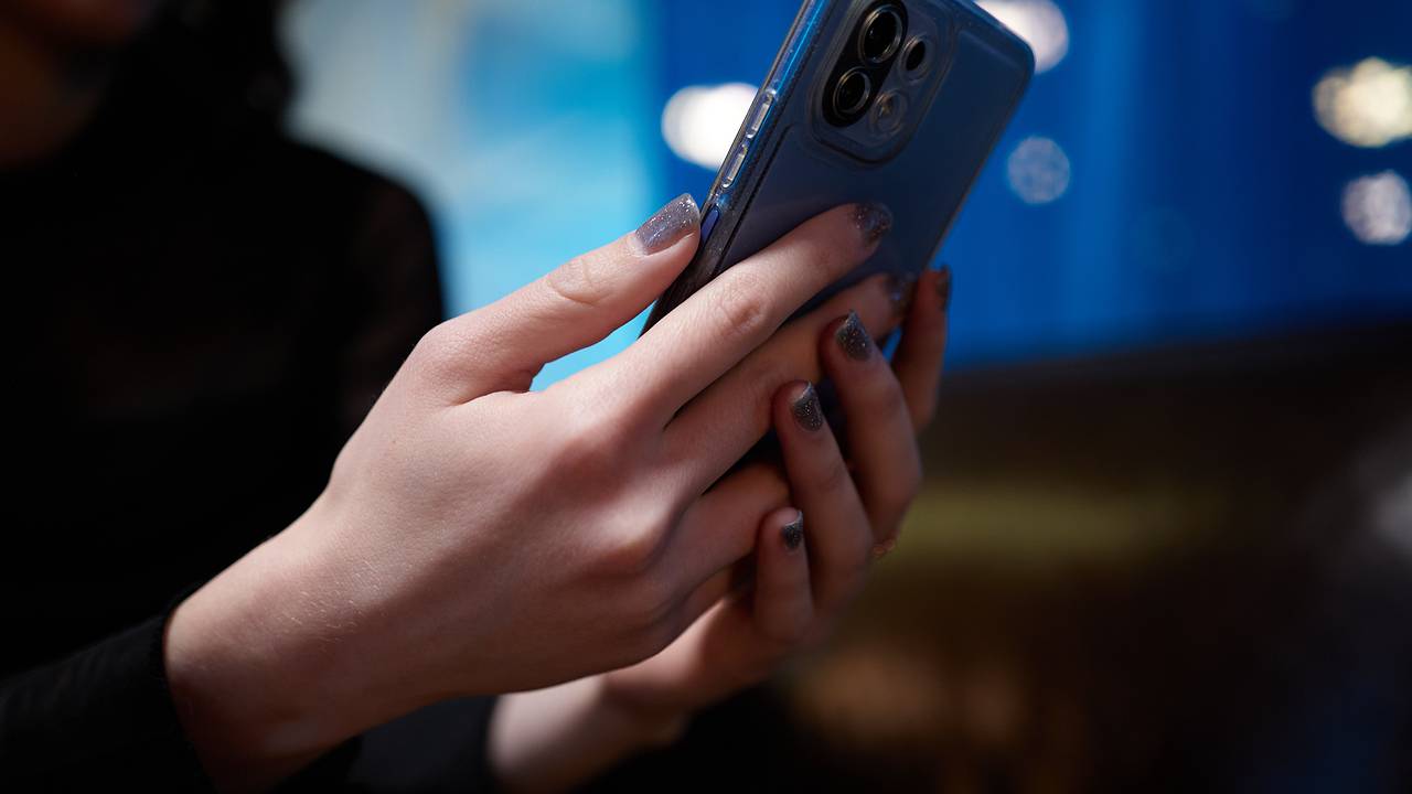 Названы самые продаваемые бренды смартфонов в России