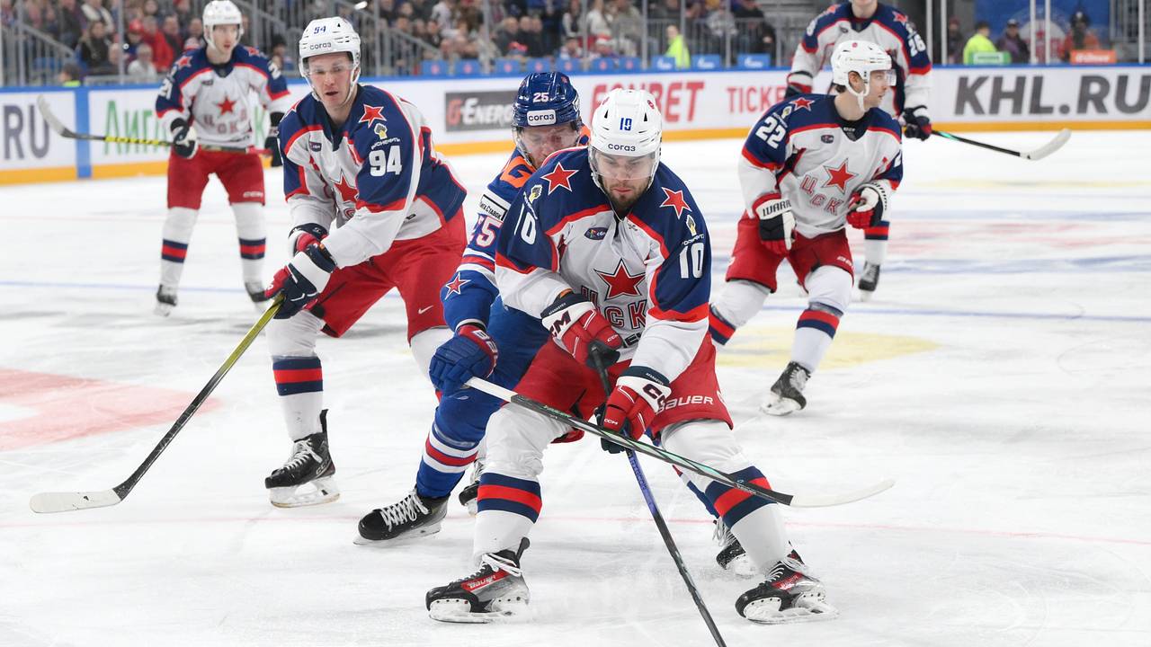 СКА разгромил ЦСКА в дерби в КХЛ