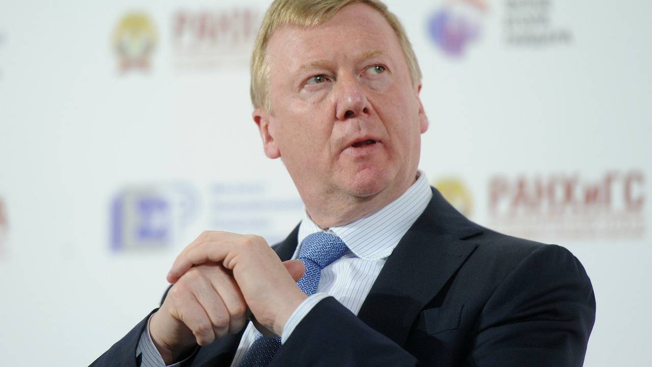 Чубайс выпил водки и закусил селедкой
