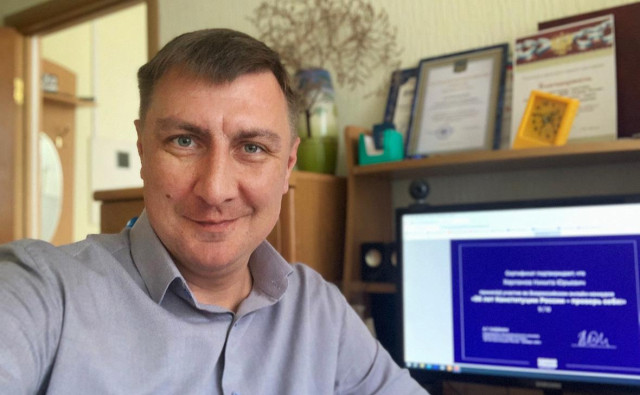 Спикер думы Дальнегорска объяснил взломом комментарий про опарышей