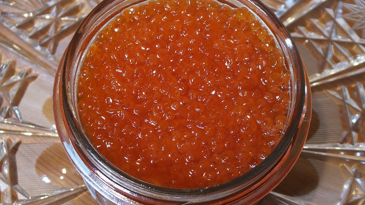 Семак вложился в красную икру