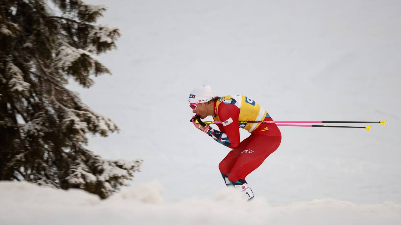 Норвежец Клебо отказался от поцелуев с девушкой перед чемпионатом мира