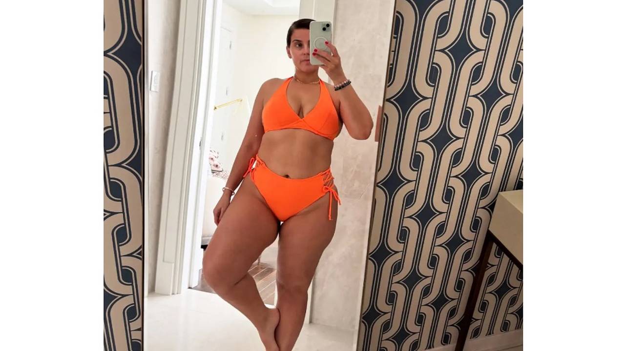 46-летняя певица Нелли Фуртадо показала фигуру в бикини