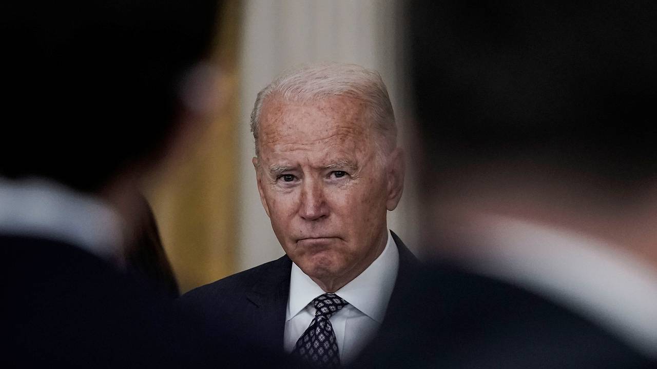 Байден заснул во время похорон экс-президента США Картера