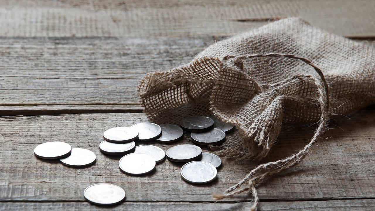 В статуе из знаменитой церкви нашли 800 старинных монет