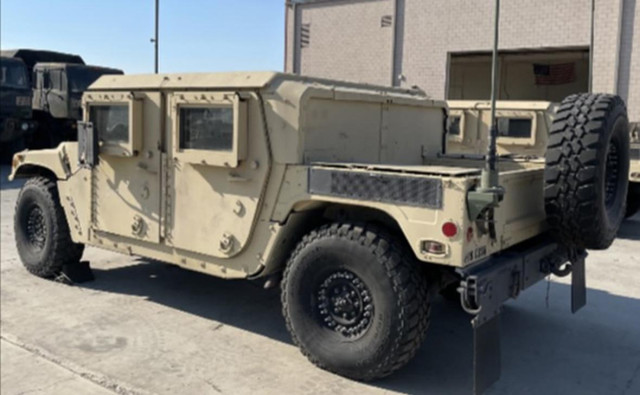 С армейского склада в Калифорнии украли три автомобиля Humvee