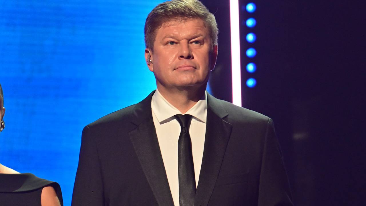 Губерниев одной фразой ответил назвавшему русских примитивной нацией чешскому хоккеисту