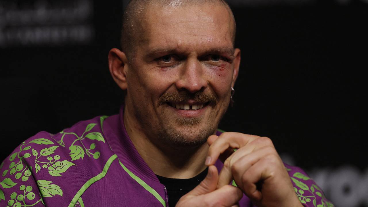 Украинца Усика признали боксером года