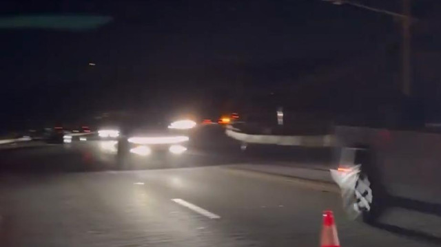 Отправленный Маском в зону пожаров караван Cybertruck попал на видео