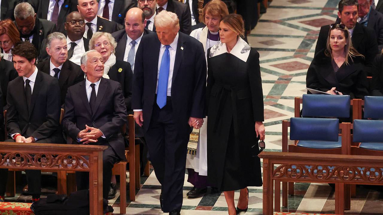Раскрыт тайный смысл наряда Мелании Трамп на похоронах экс-президента США Картера