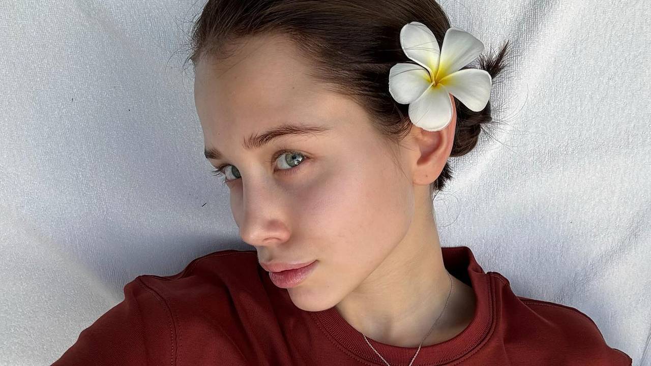18-летняя невеста Лепса снялась в ультракоротких шортах на яхте