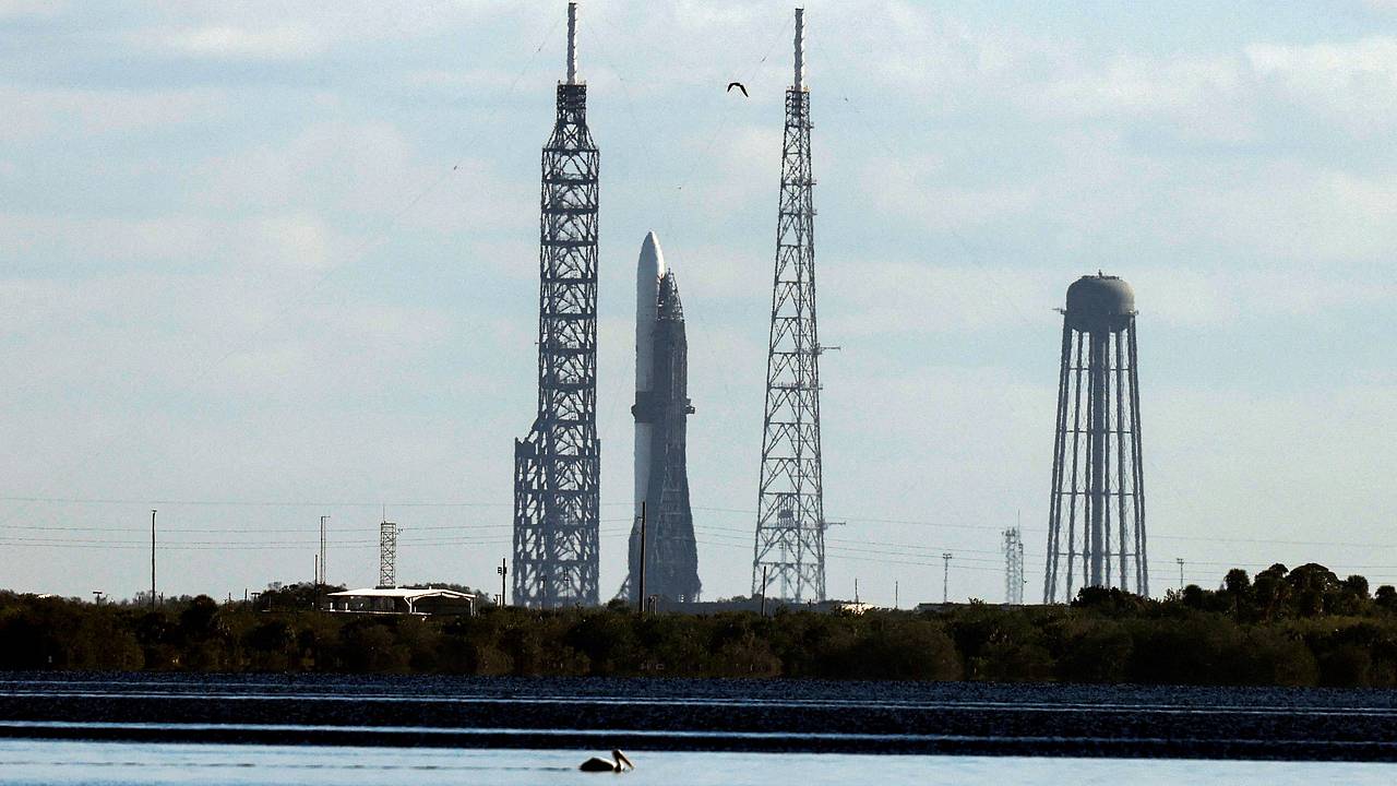 Названа вероятная причина отмены первого пуска New Glenn