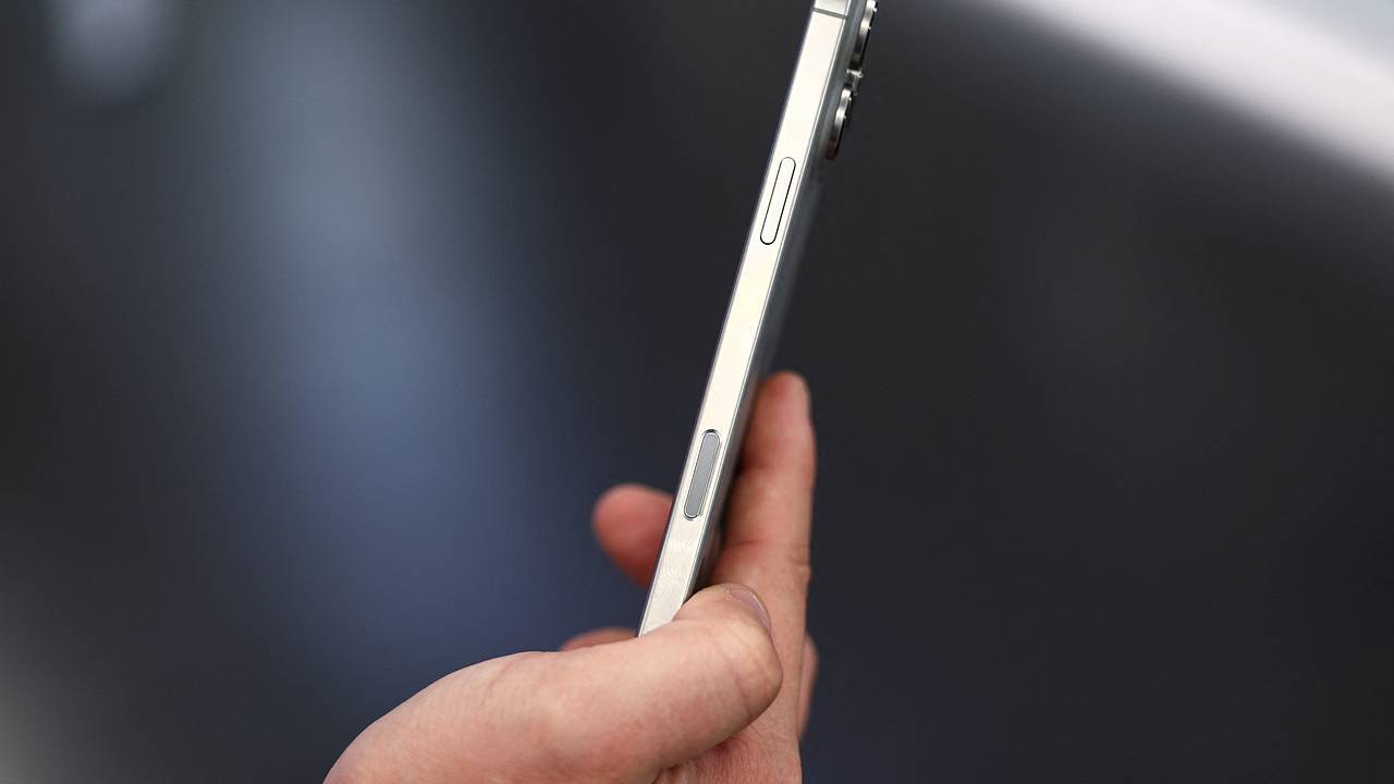 Apple впервые выпустит iPhone с чипом из США