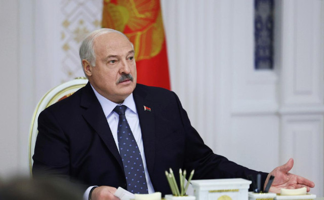 Лукашенко призвал не тратить инвестиции на «барахло»