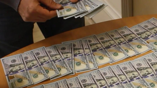 ФСБ показала, как ВСУ пытались передать $100 тыс. за сдачу позиций