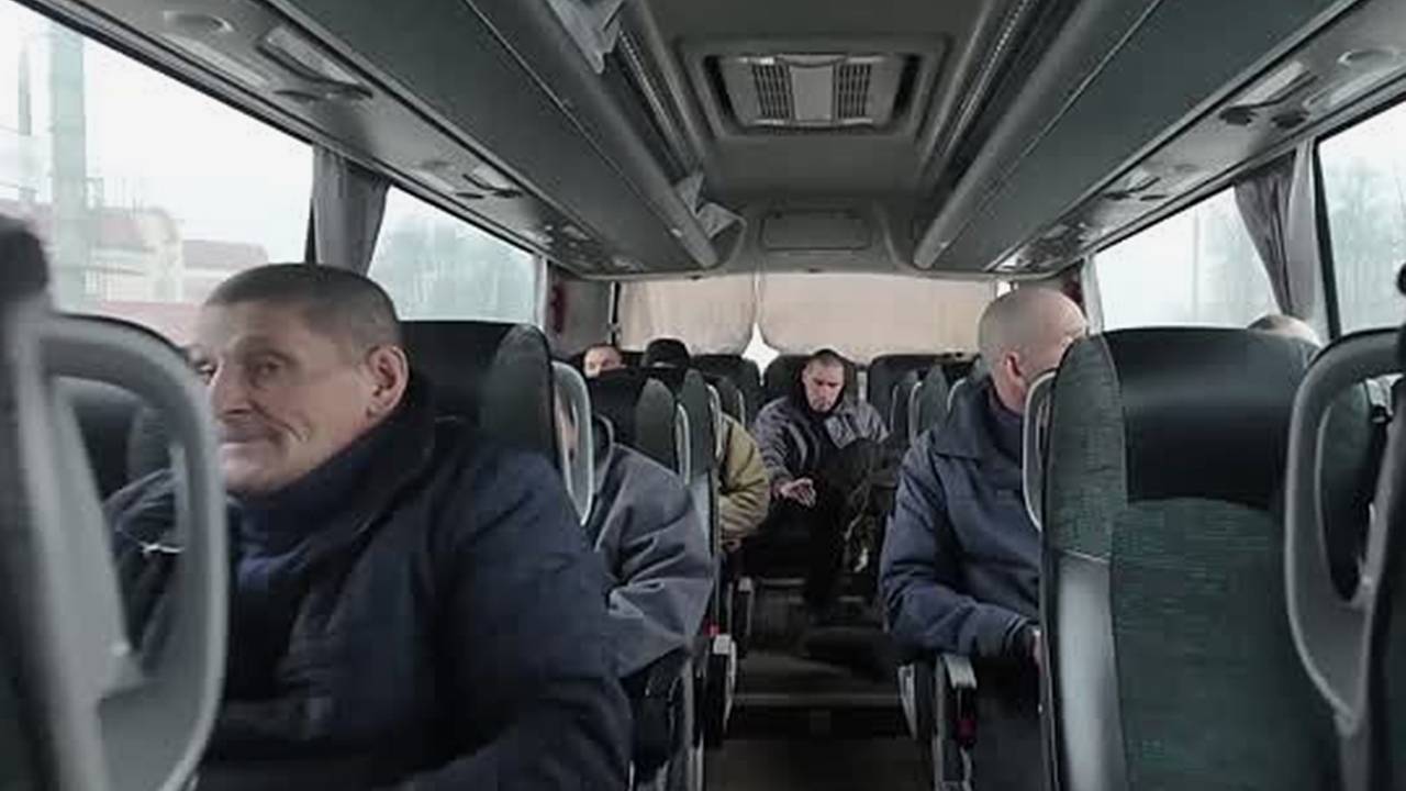 Появилось видео с возвращенными из украинского плена российскими солдатами