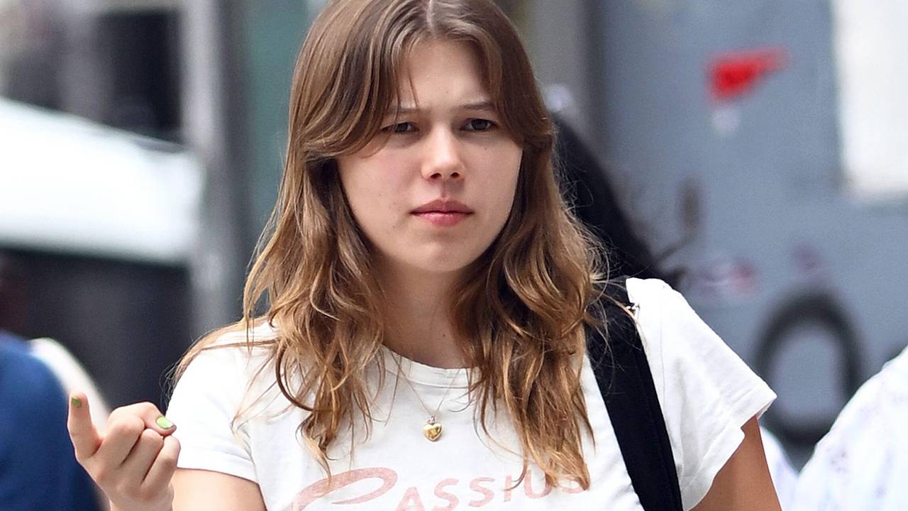 Внешность 19-летней дочери Хита Леджера на фото оценили в сети фразой «результат ИИ»