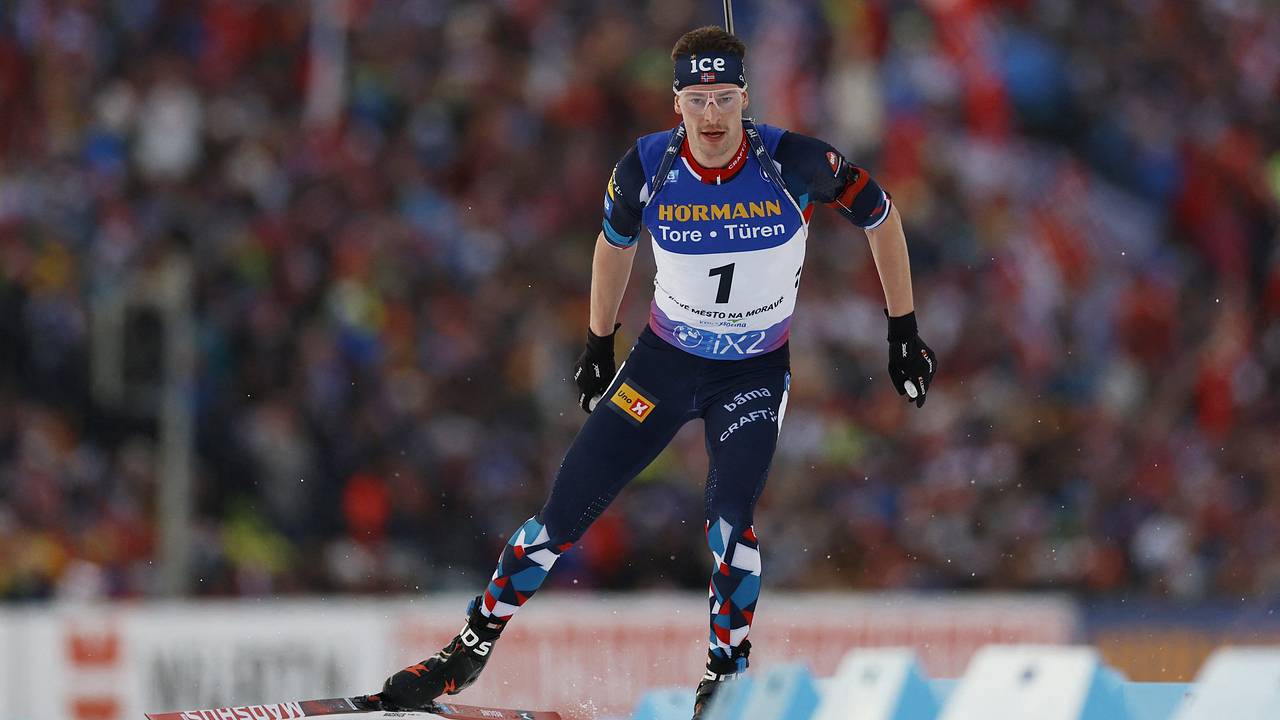 Норвежский биатлонист объяснил фото с украинским флагом