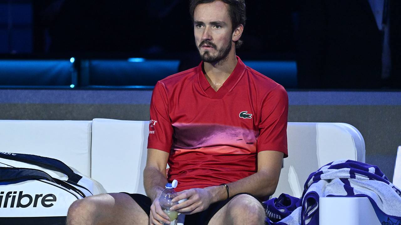 Медведев проигнорировал пресс-конференцию после вылета с Australian Open